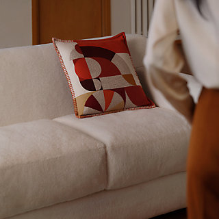 クッション 《シュヴァル・ナッテ》 | Hermès - エルメス-公式サイト